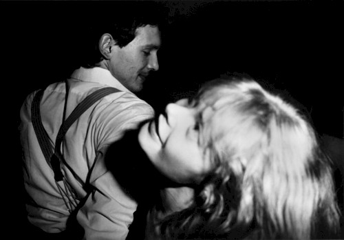 Tanzendes Paar auf einem Künstlerfest, Leipzig 1983