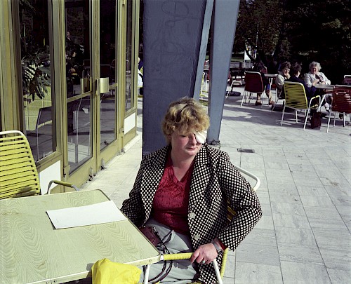 Frau mit Augenklappe, Erfurt 1985
