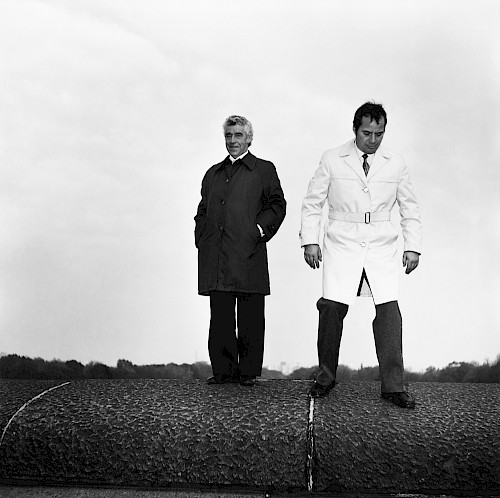 Zwei Männer auf Granit, Leipzig 1984